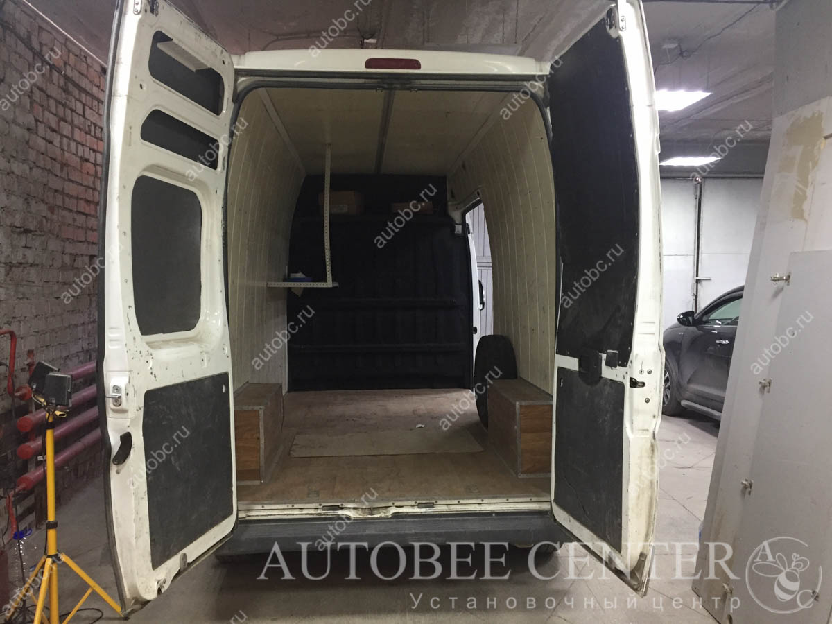 Fiat Ducato L3H3 (установка пола из ламинированной фанеры)
