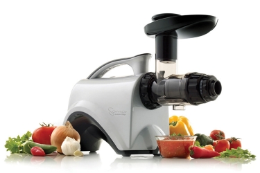 Сок из совыжималки Sana Juicer EUJ-606 Сок из совыжималки Sana Juicer EUJ-606