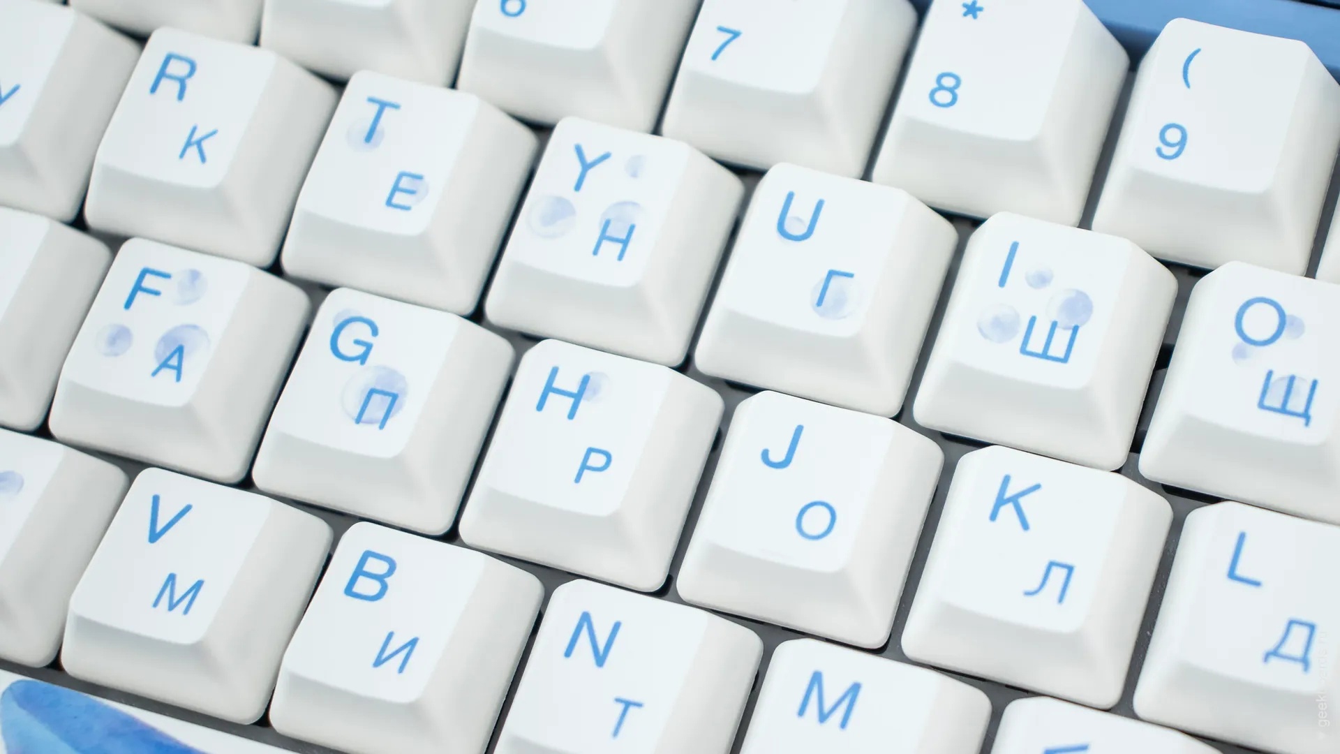 Гладкие PBT кейкапы на Varmilo Sea Melody V2 87