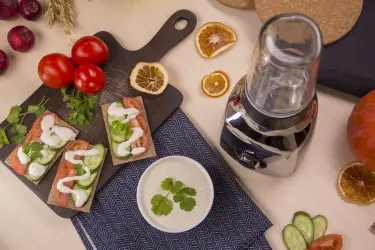 Использование небольшого стакана на персональном блендере Tribest Personal Blender Glass PBG-5050