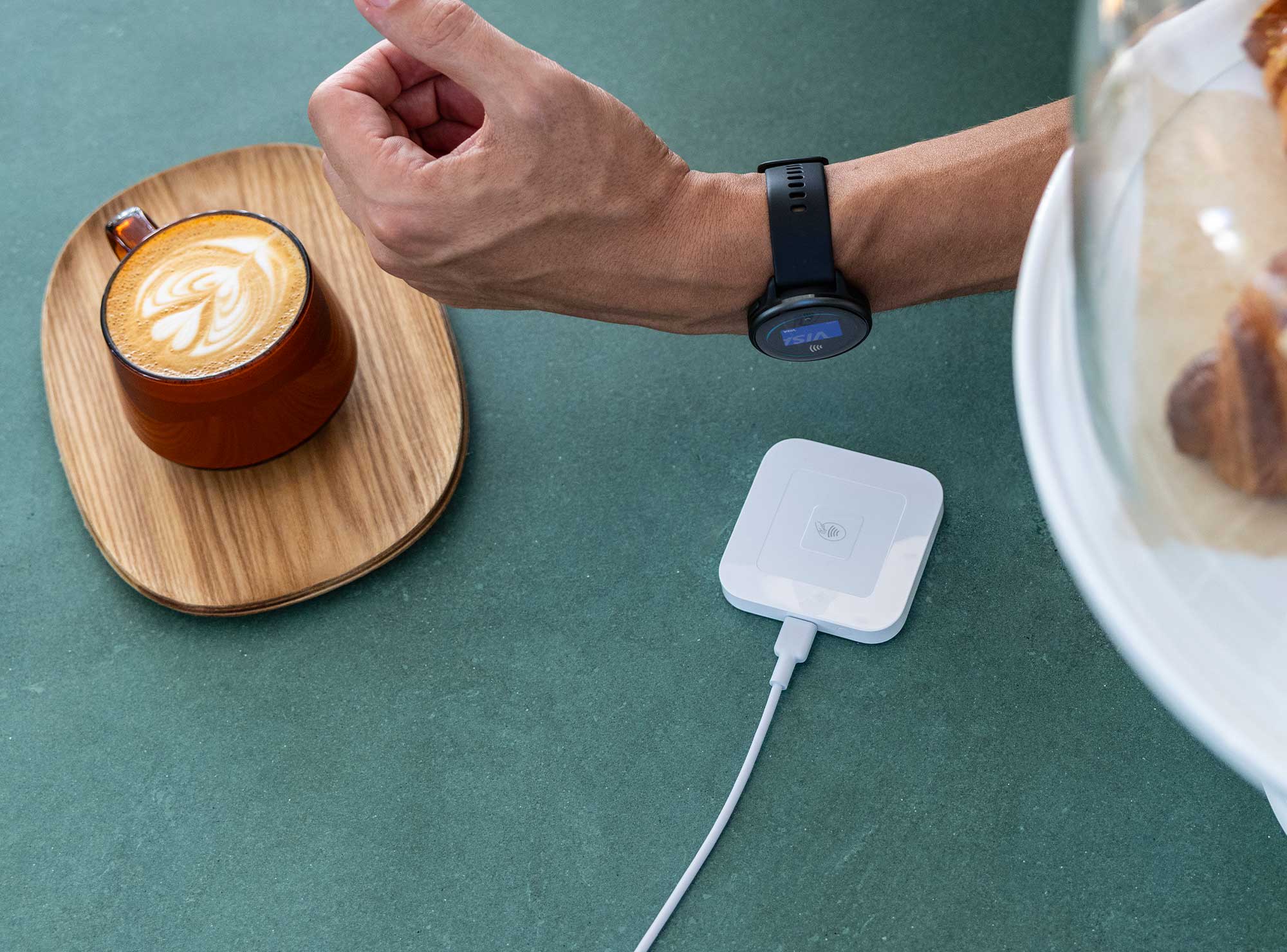 Vivoactive 6 на руке