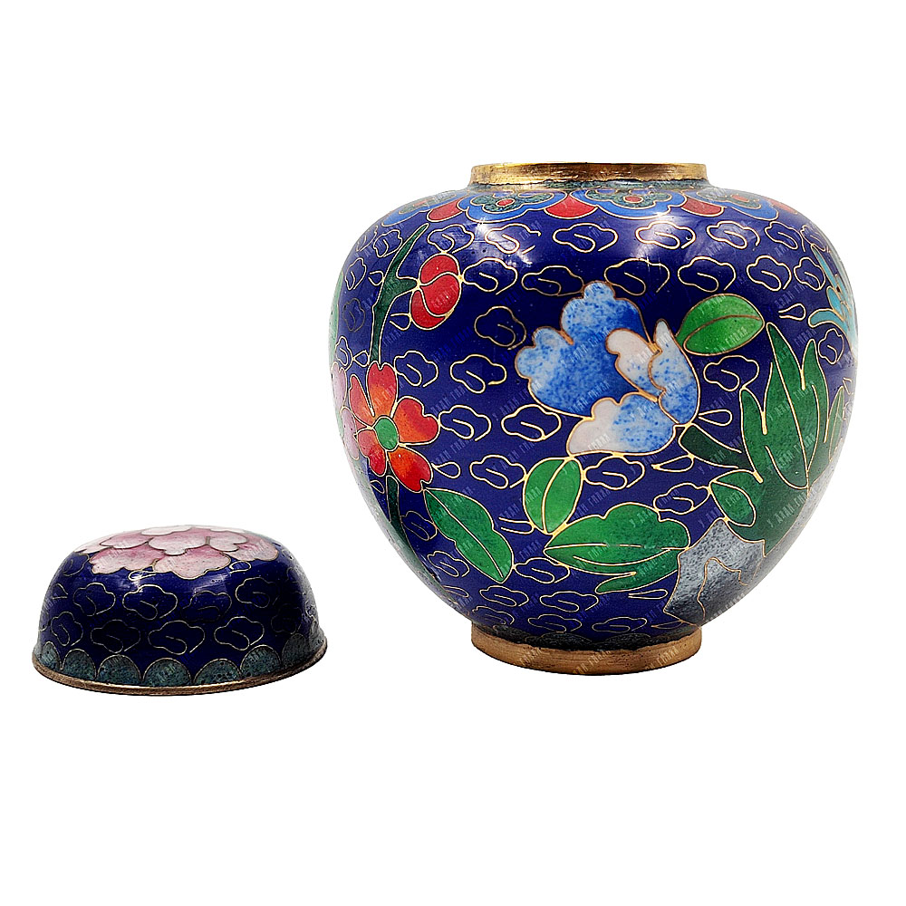 https://knigiantikvar.ru/product/strinnaya-vazochka-s-tsvetami-hrizantemy-v-tehnike-cloisonne-kluazonne-kitay-pervaya-polovina-20-v