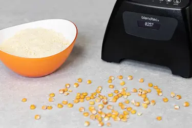 Кукурузная мука в блендере Blendtec Кукурузная мука из кукурузной крупы в блендере