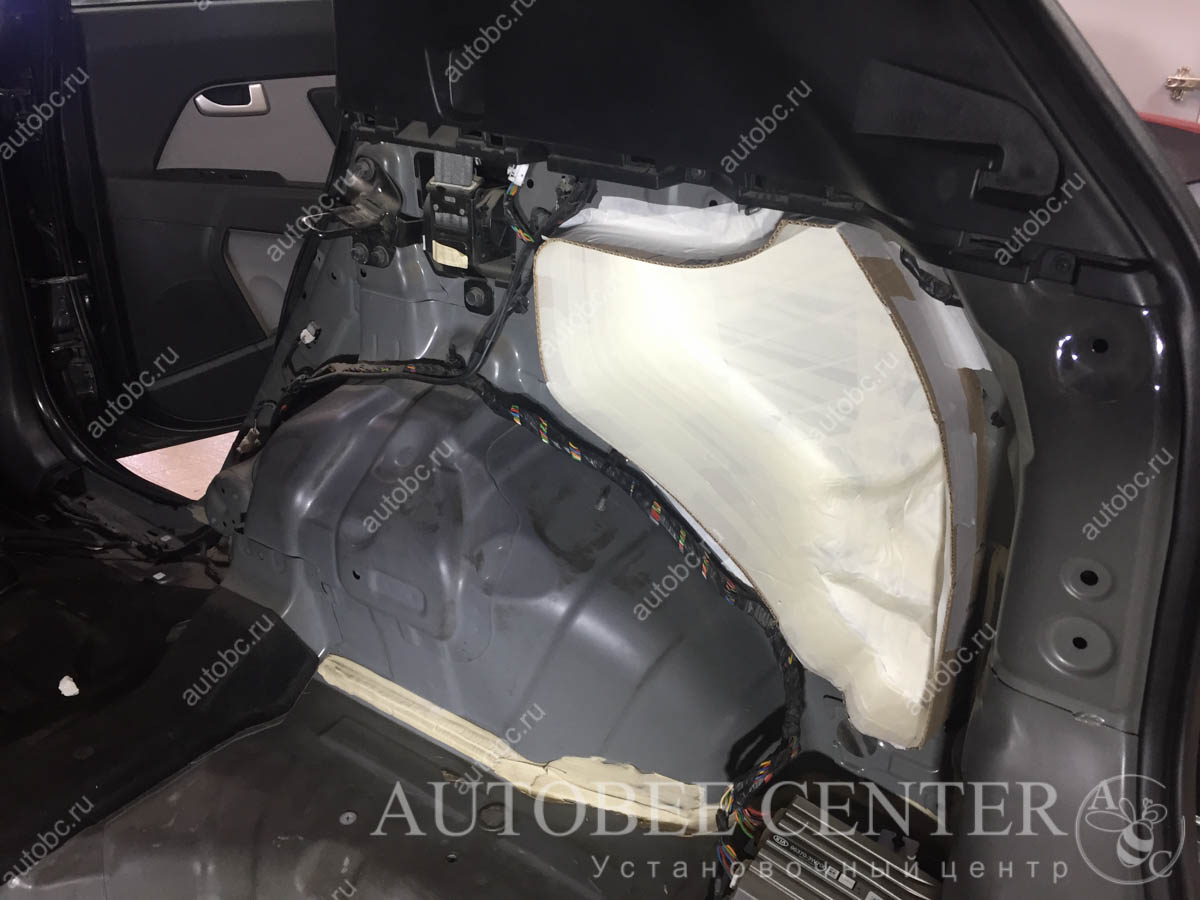 Kia Sportage (изготовление корпуса Стелс в крыло под сабвуфер 8)