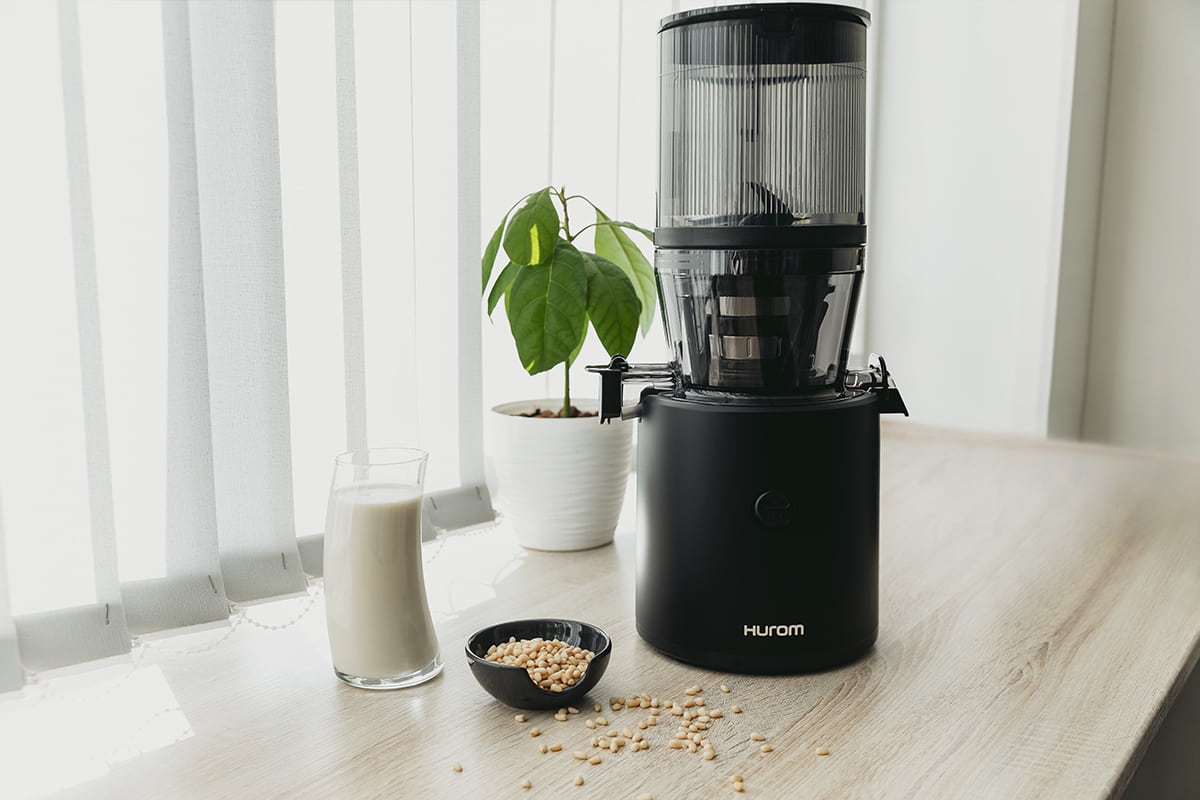 Ореховое молоко в Hurom H320N
