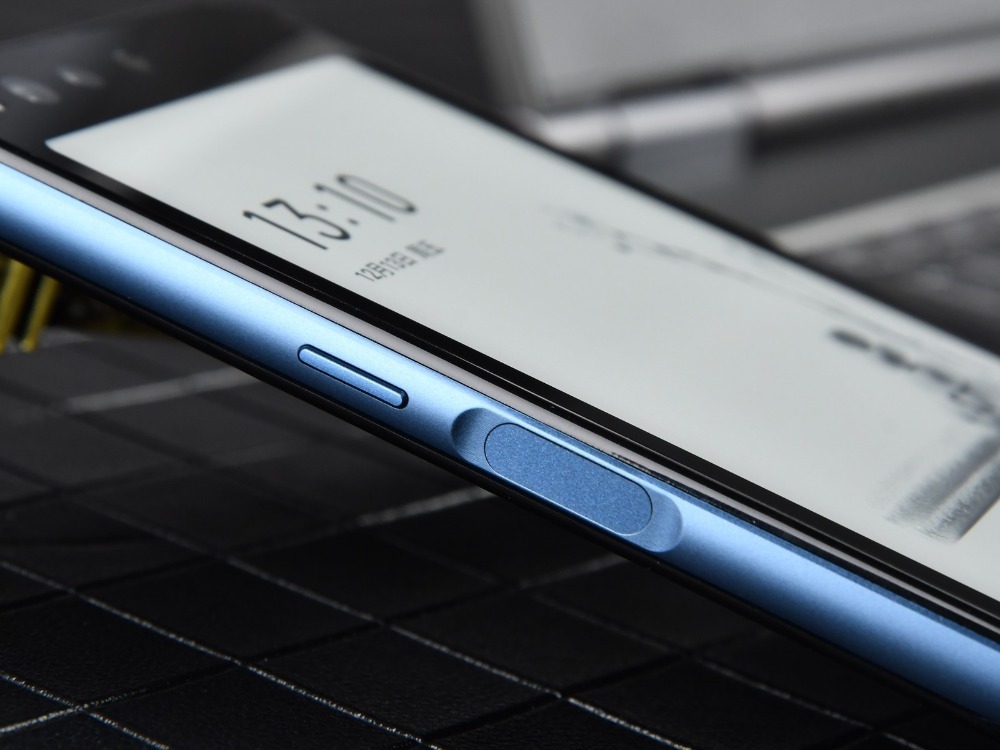  Hisense A6L E-Ink LCD смартфон с двумя дисплеями
