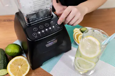 Блендер для твёрдых продуктов Blendtec Classic 575 Блендер для замороженных