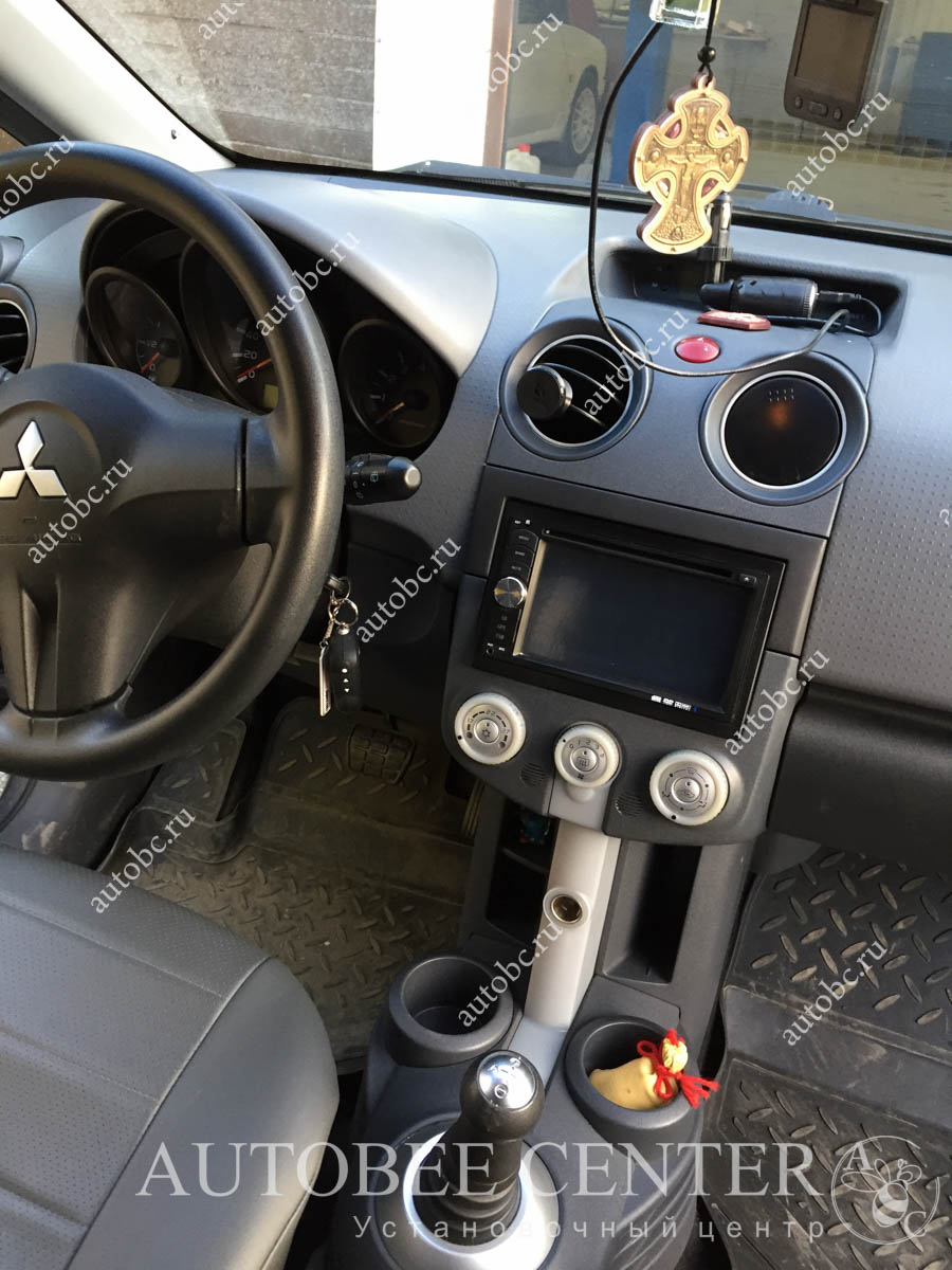 Mitsubishi Colt (изготовление рамки 2din)