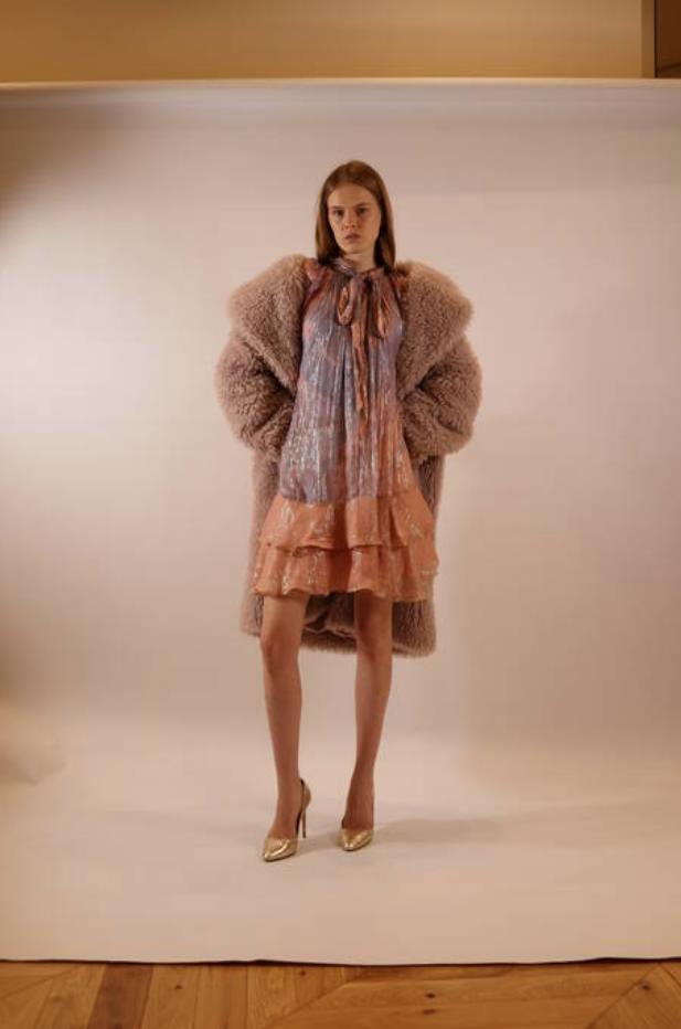 Пальто из шёрстки oversize со структурным объёмом Пальто из шёрстки oversize со структурным объёмом