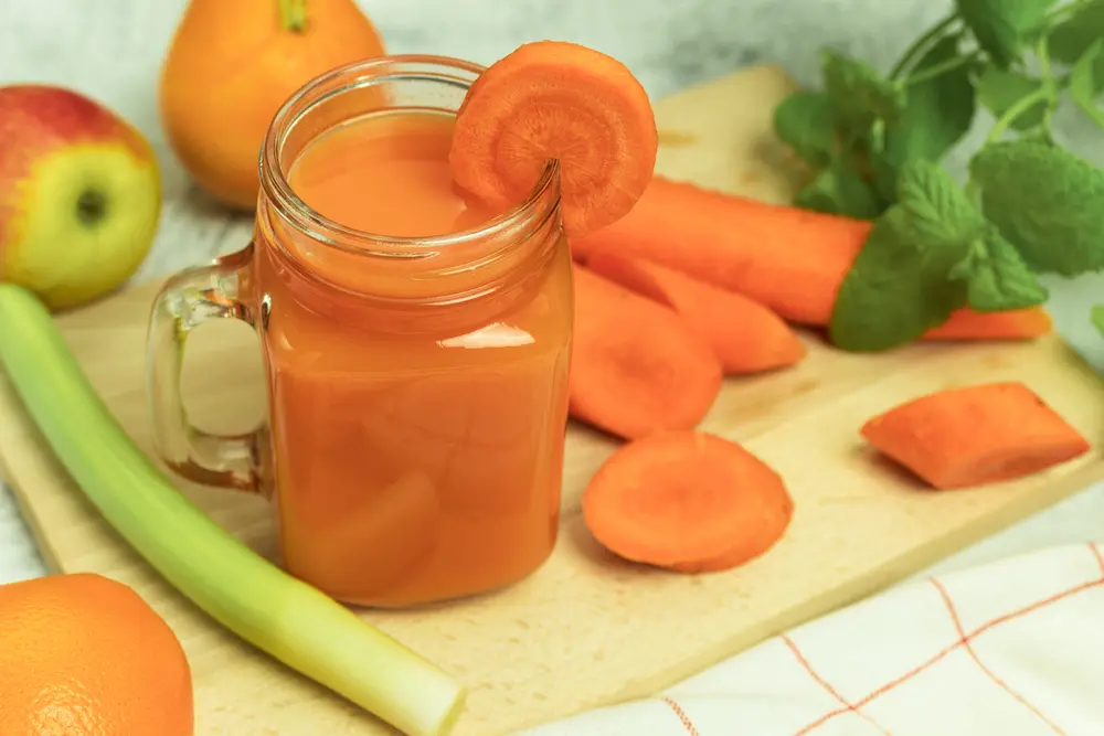 рецепт свежевыжатого сока сок из морковки и яблока
