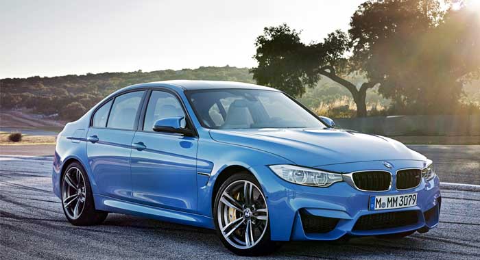 В профиле BMW M3 выделяются фирменные колесные диски 18 дюймов в расклешенных колесных арках