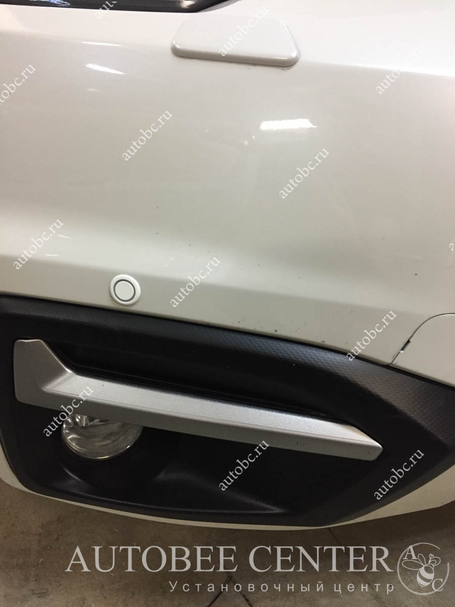 Subaru Forester (передний парктроник)
