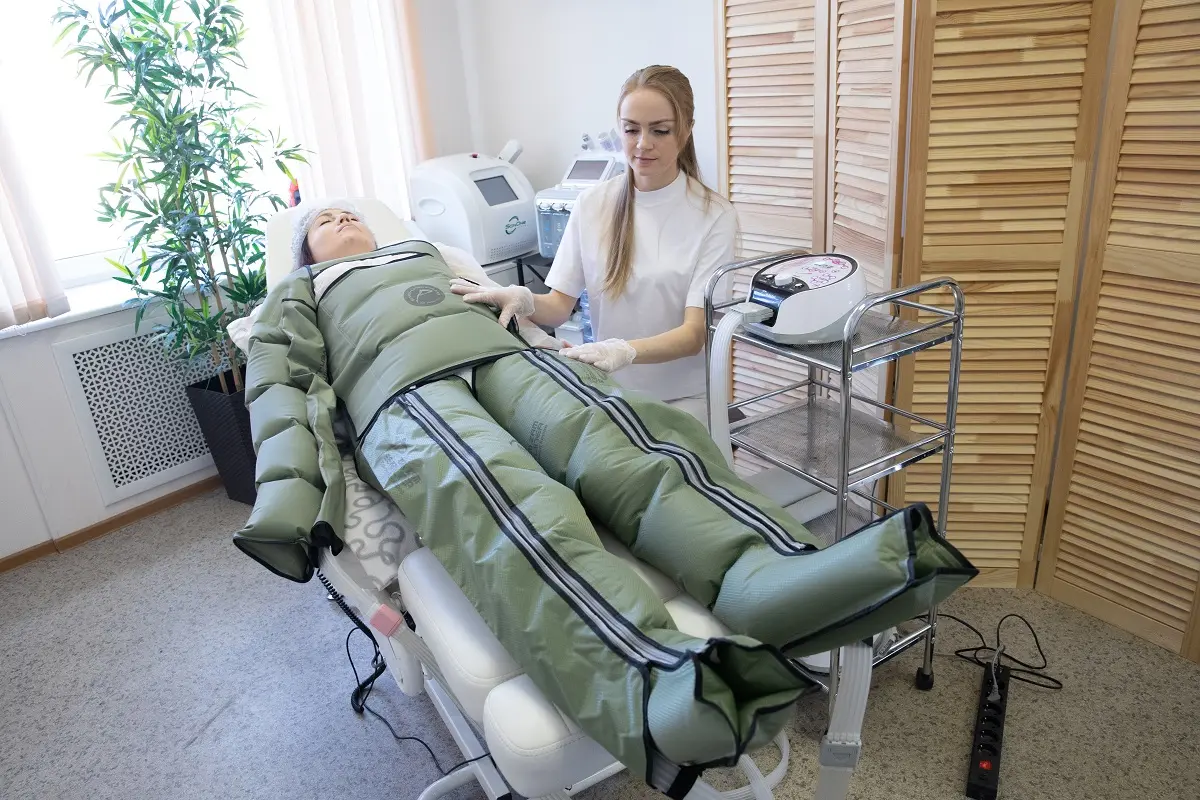 Одновременное подключение манжет у массажёра WBA-900 Комплексный массаж тела