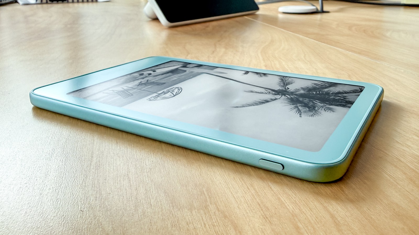 Алюминиевый Amazon Kindle 2026 с кнопкой питания на правом торце Алюминиевый Amazon Kindle 2026 с кнопкой питания на правом торце