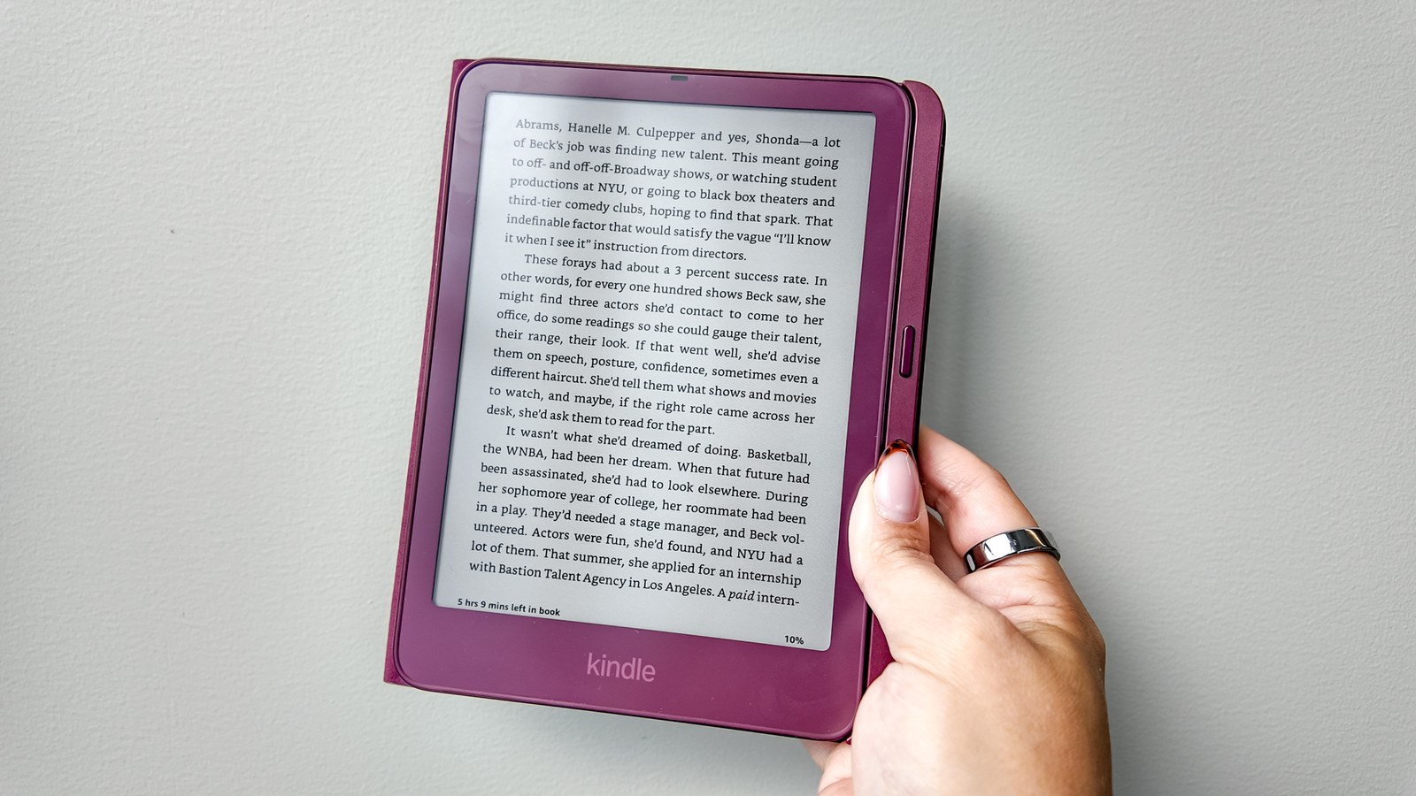 Kindle Colorsoft 2026 Signature Edition в обложке с кнопками перелистывания Kindle Colorsoft 2026 Signature Edition в обложке с кнопками перелистывания