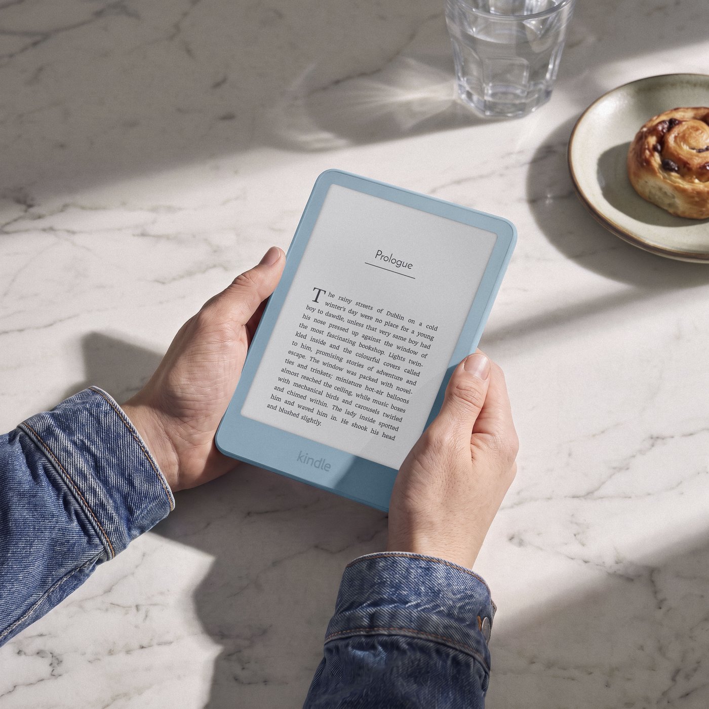 Amazon Kindle Alpine Sky Aluminum — официальный кадр Amazon Kindle Alpine Sky Aluminum — официальный кадр
