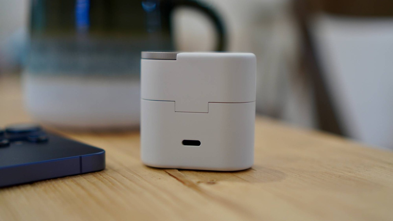 Кейс CMF Clip Pro с портом USB-C Кейс CMF Clip Pro с портом USB-C