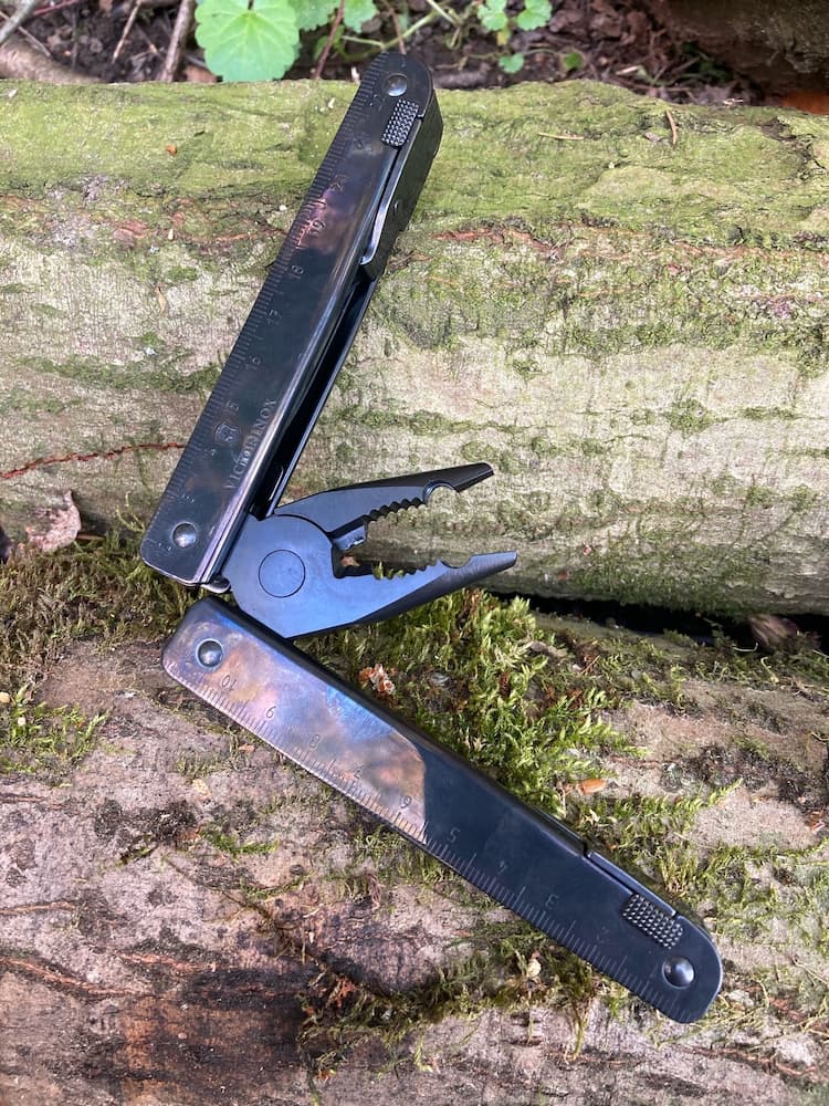 Victorinox SwissTool BS Black - Консервный нож и отвёртка