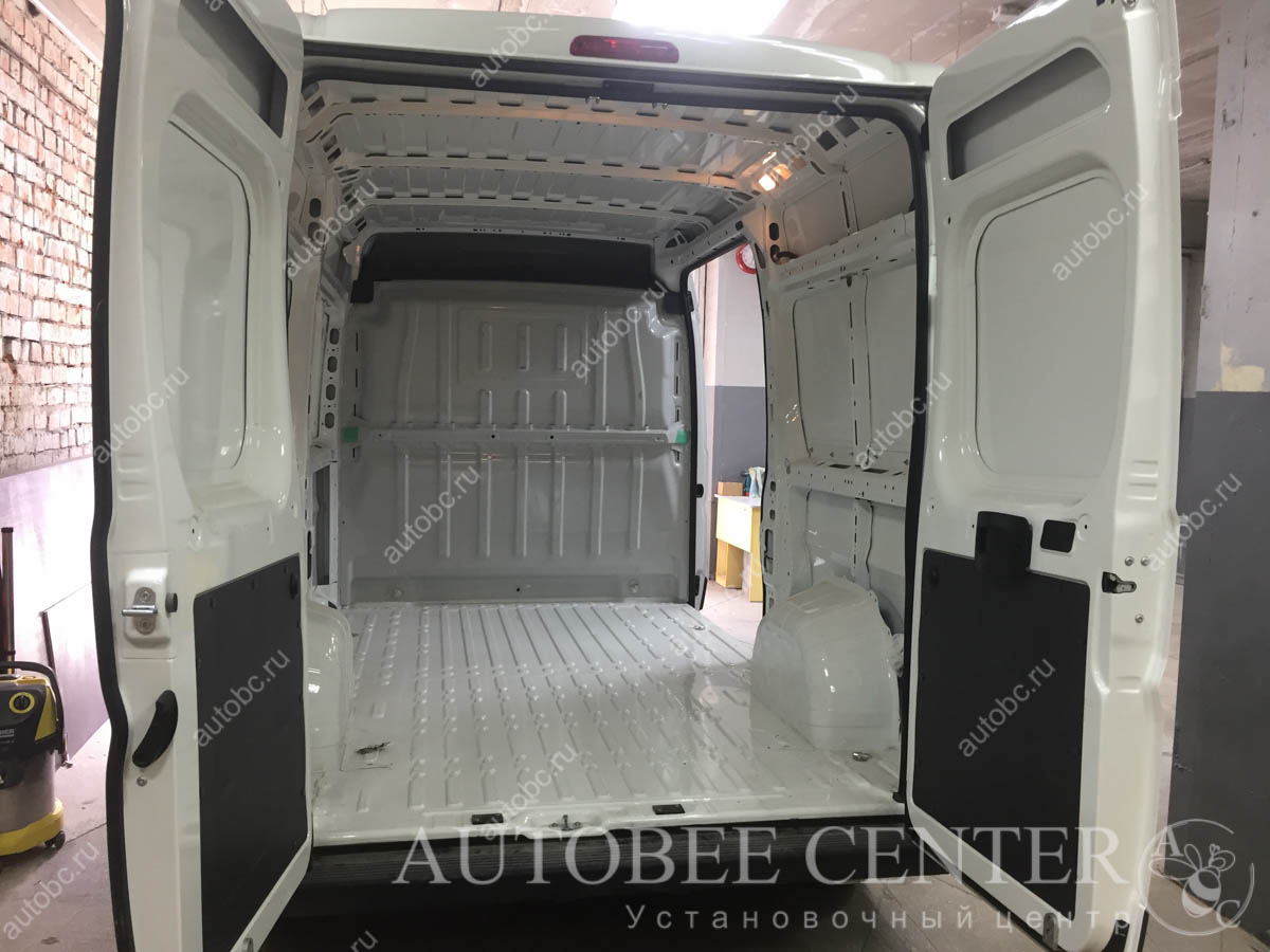 Peugeot Boxer (защита кузова фанерой)