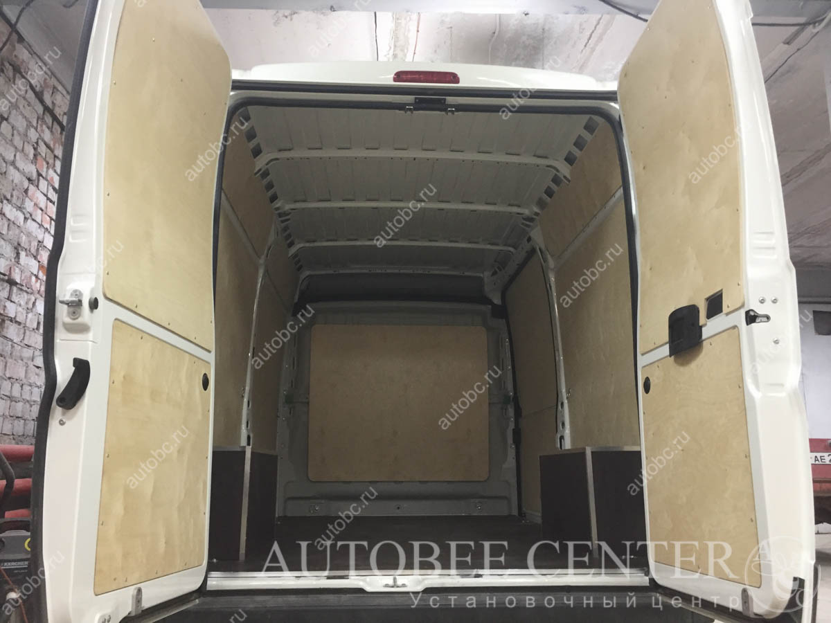 Peugeot Boxer (защита кузова фанерой)