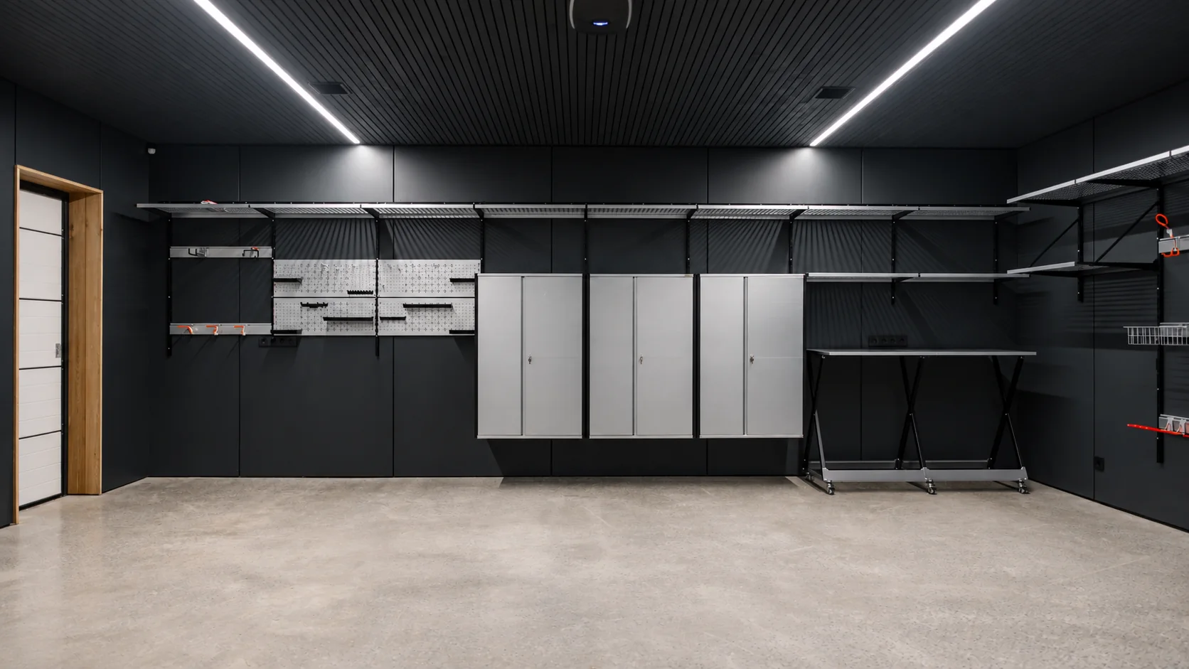 Модульная система хранения GarageStorage в гараже — навесные шкафы, полки и свободный пол