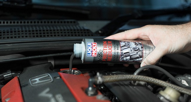 Заливаем присадку Liqui Moly Правильное использование присадки с молибденом