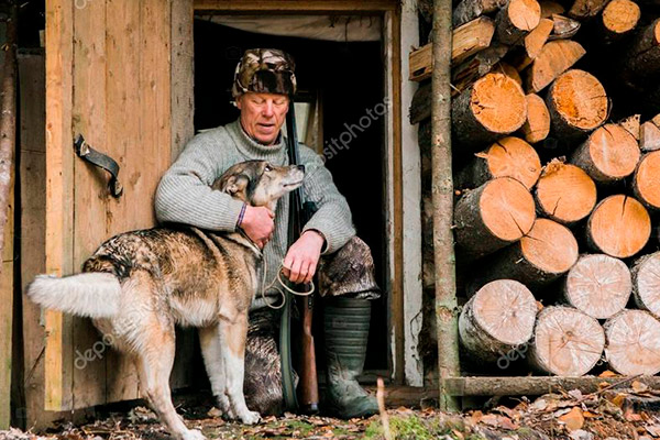 male-hunter-and-dog_1.jpg
