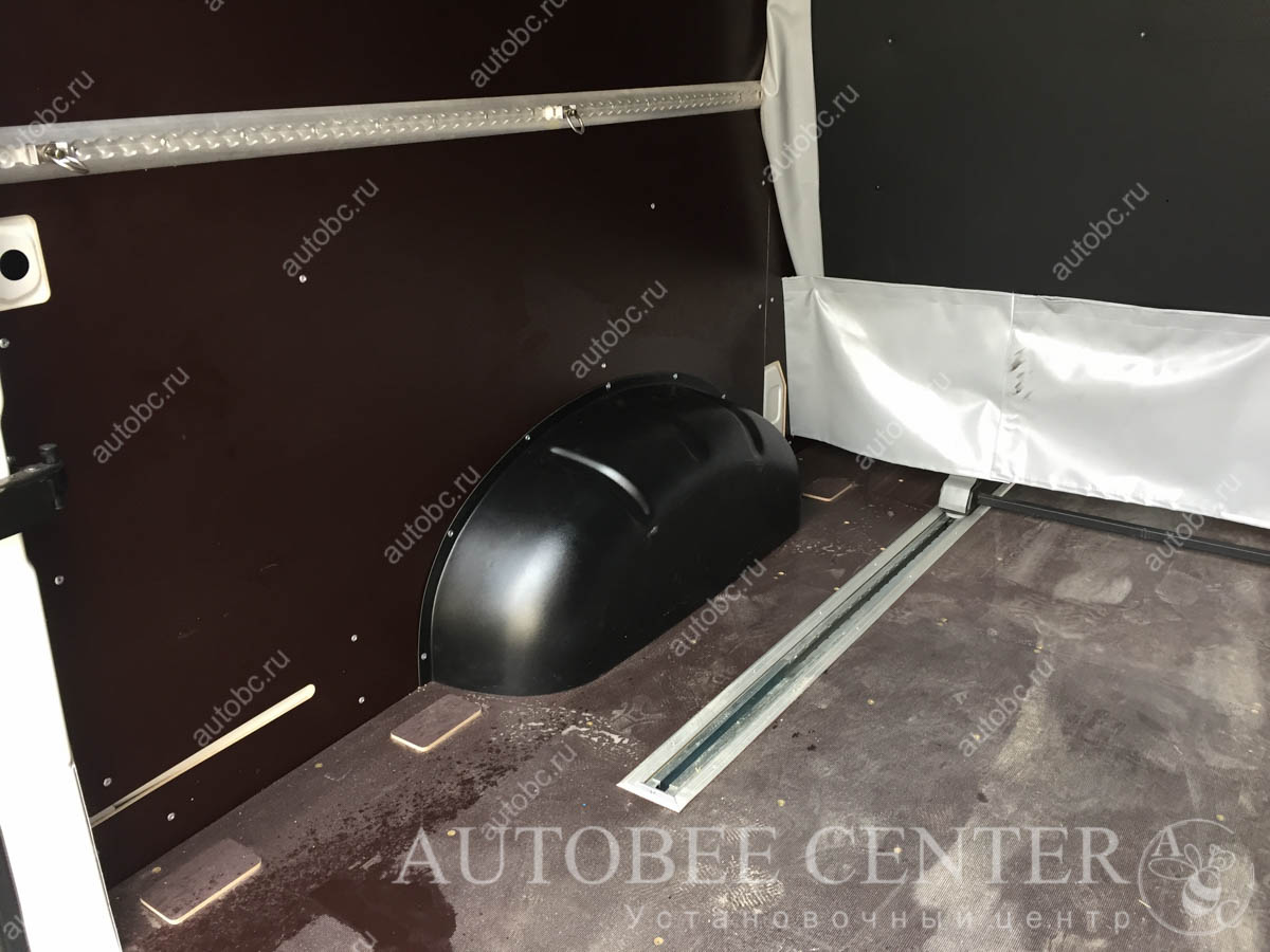 Volkswagen Crafter (переоборудование в грузопассажирский)