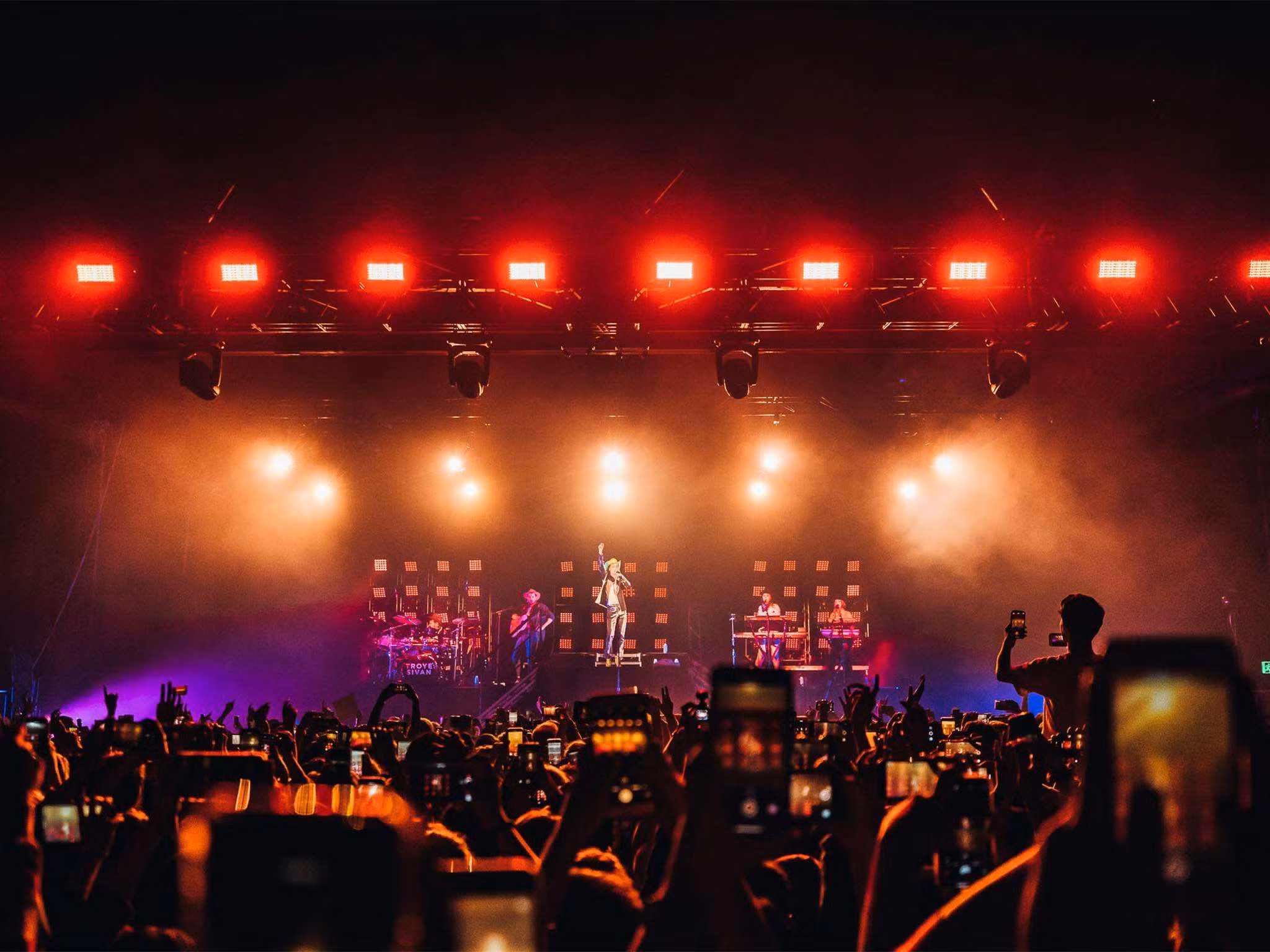 amixled_strobe_lights