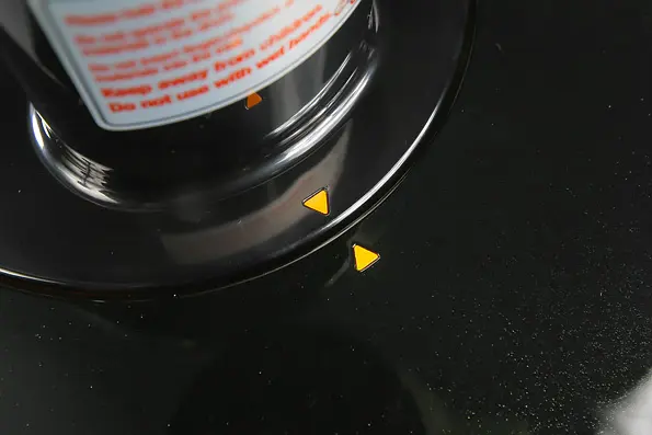 Вертикальная шнековая соковыжималка Sana EUJ808