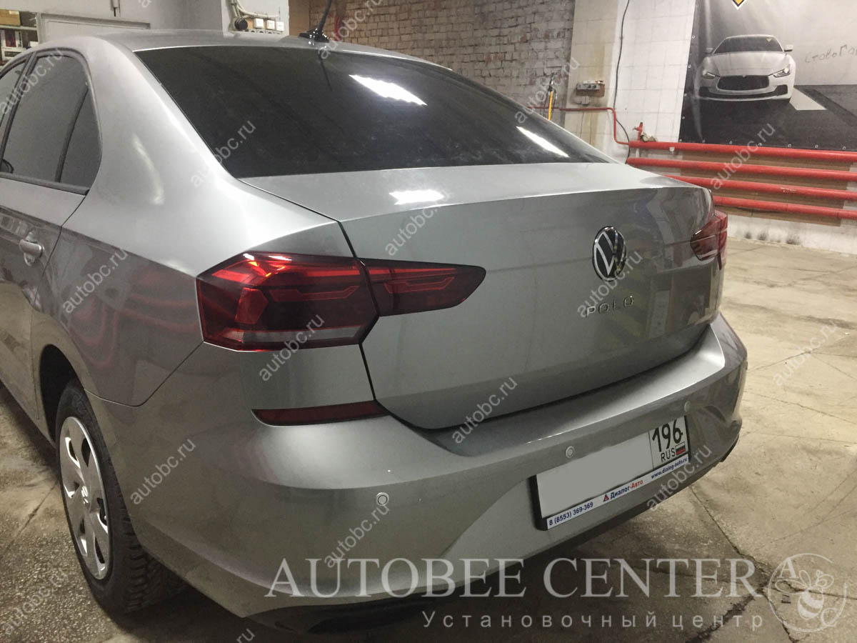 VW Polo Liftback (установка парктроника)