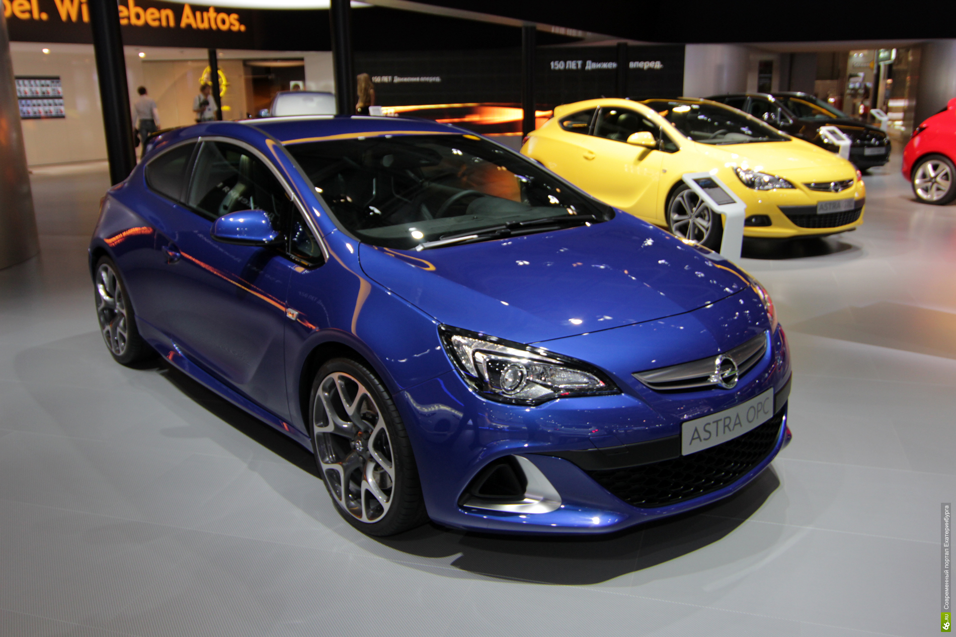 Opel Astra OPC: обгоняя время