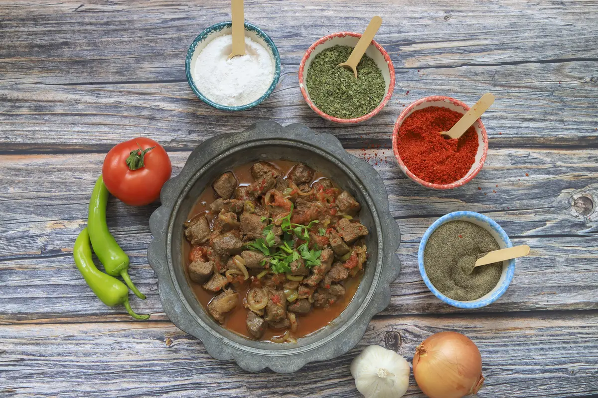 как приготовить говядину с гранатом кинзой и луком