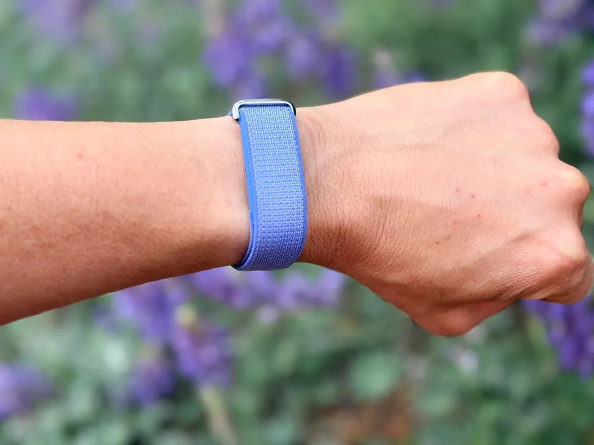 Обзор Fitbit Air: Google наконец исправила главную проблему смарт-часов
