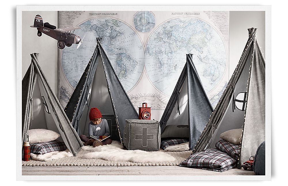Игровая комната в духе старинных путешествий Restoration Hardware