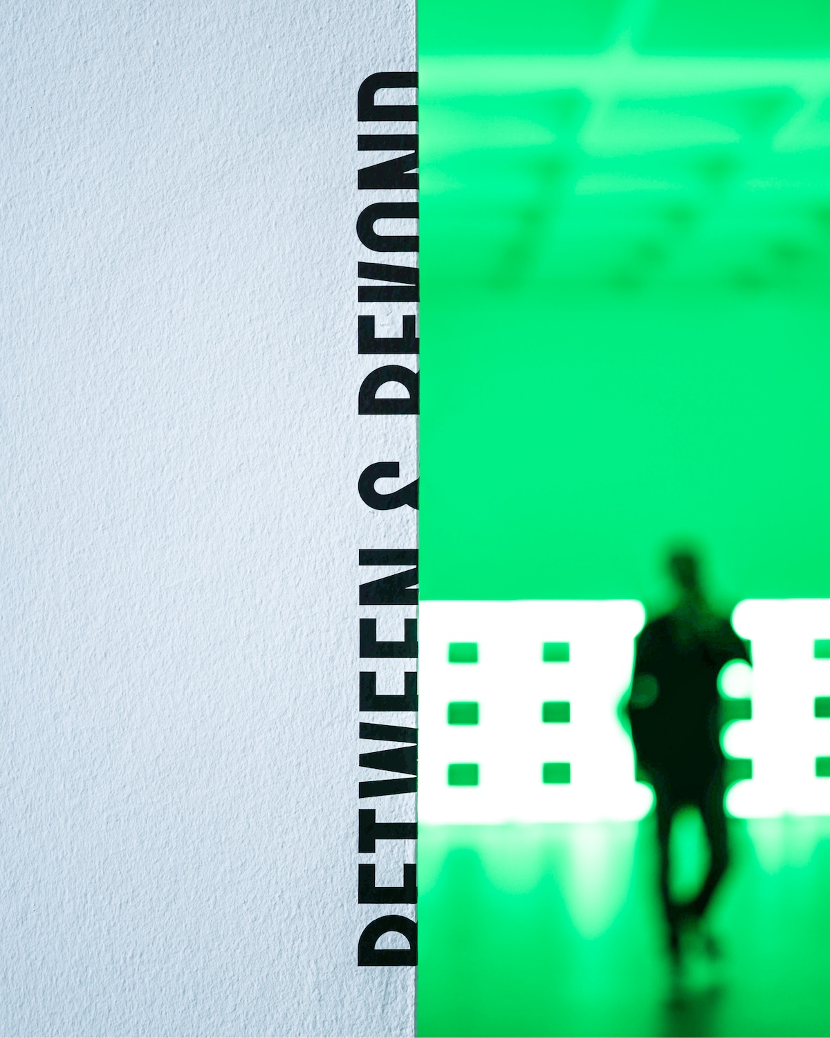 Источник: page-online.de / https://page-online.de/kreation/between-beyond-wie-eine-identity-raum-wird/