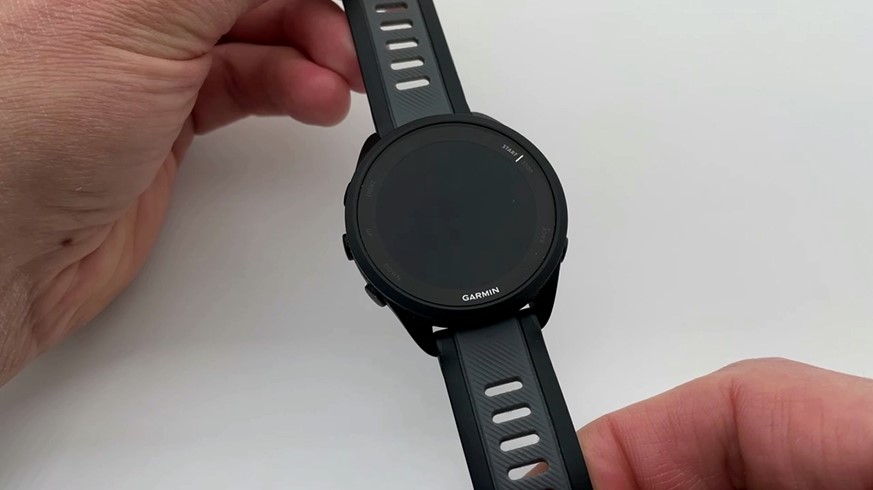 Garmin-Forerunner-165-Obzor-6.jpg