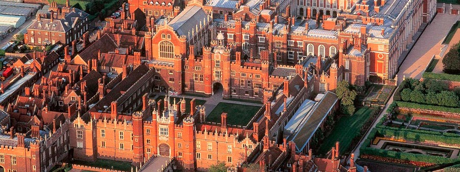 Хэмптон-Корт (Hampton Court Palace), Лондон Дворцовый комлекс, вид сверху.