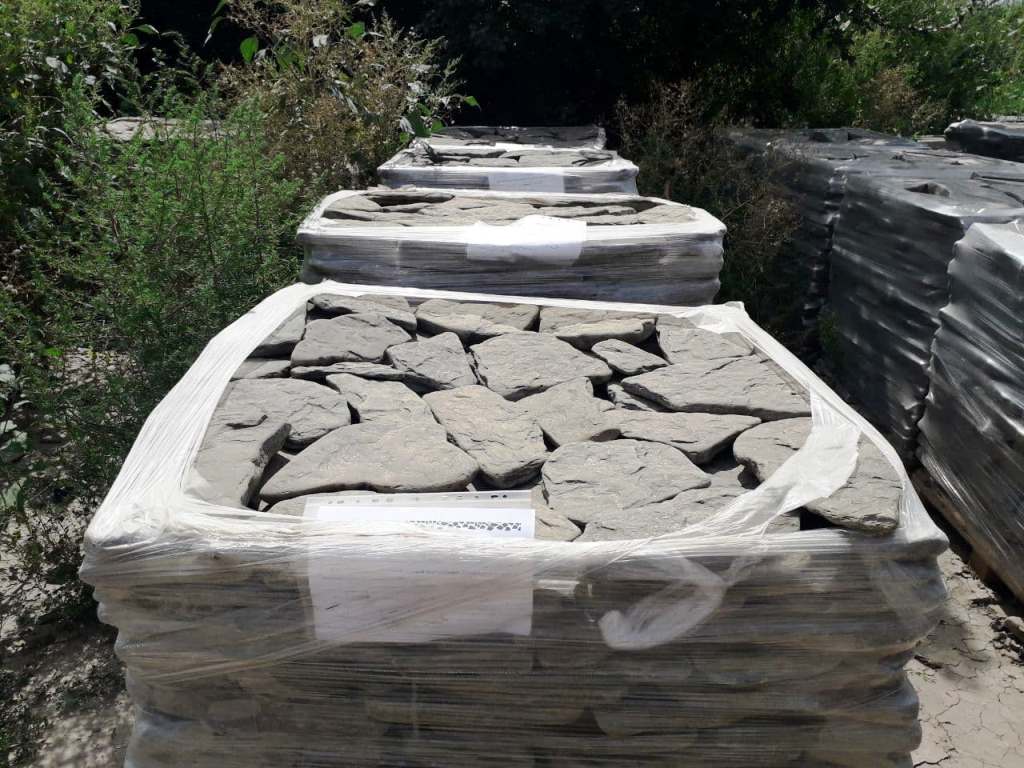 Песчаник галтованный ручейник Дракон серый