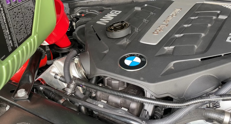 Заливка Молигена в мотор BMW