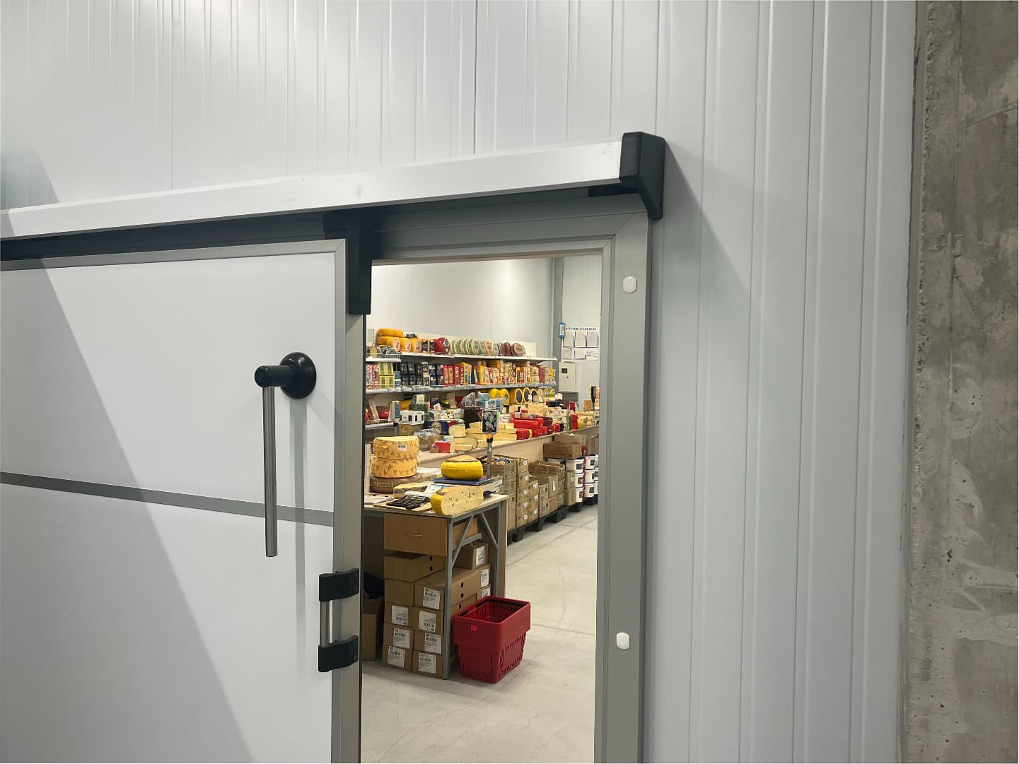 холодильная камера сыра холодильная камера сыра.jpg
