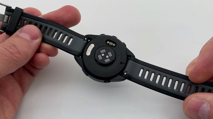Garmin-Forerunner-165-Obzor-10.jpg