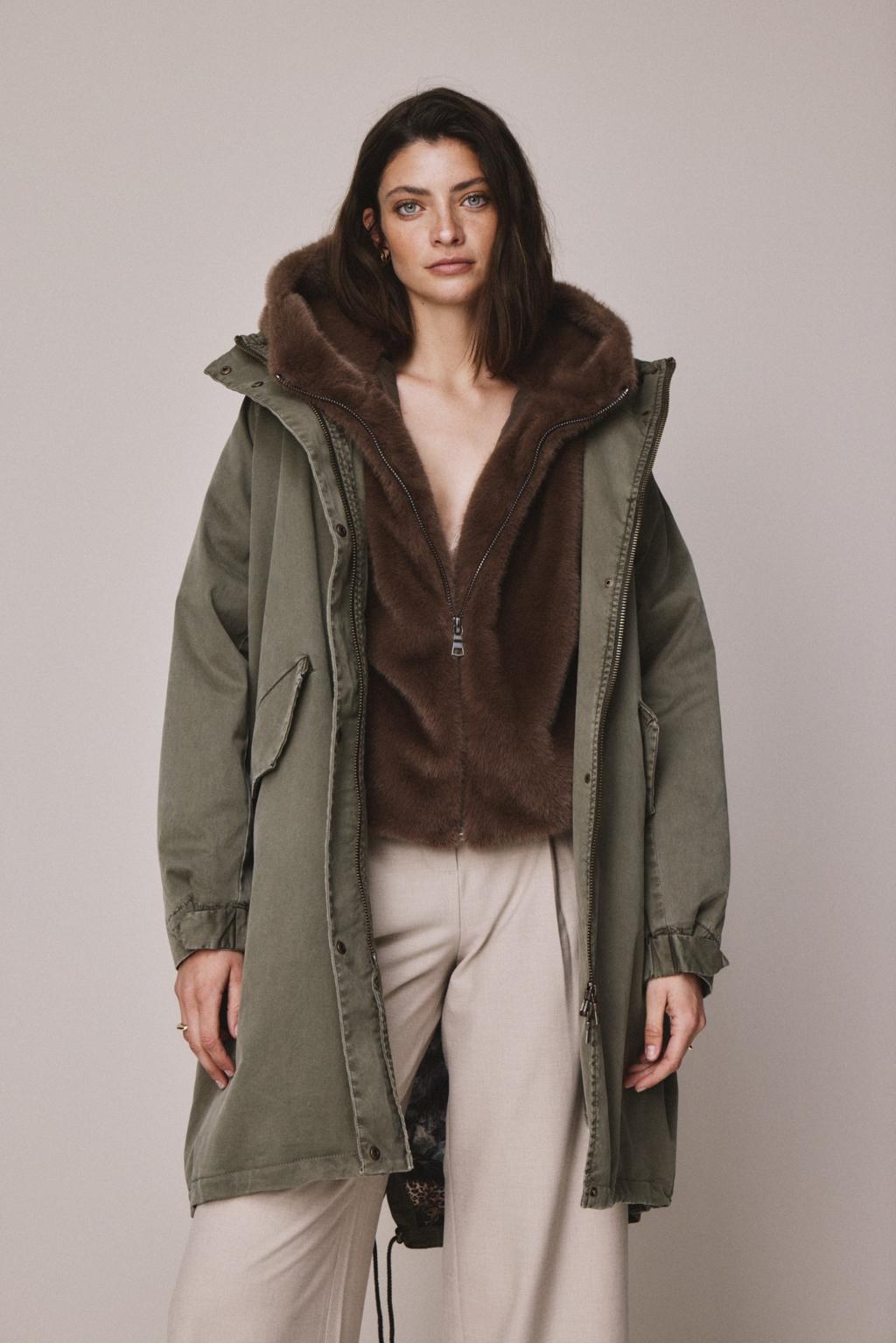 Statement Fur &mdash; официальный образ Blonde No.8