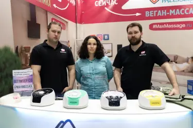 Аппаратный антицеллюлитный массаж техникой из Южной Кореи Бесплатный аппаратный массаж тела на фестивале вегетарианской еды
