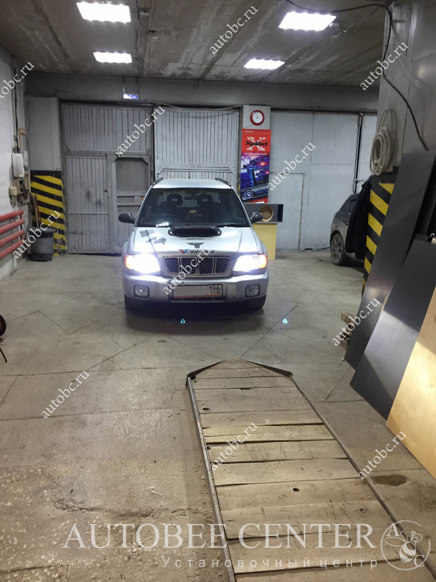 Subaru Forester (установка светодиодных линз)