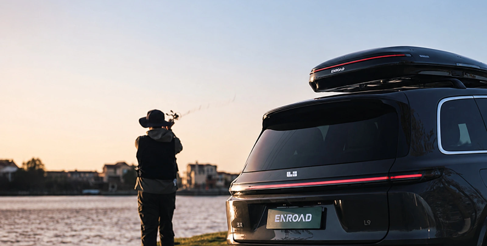 Бокс ENROAD версии E на автомобиле