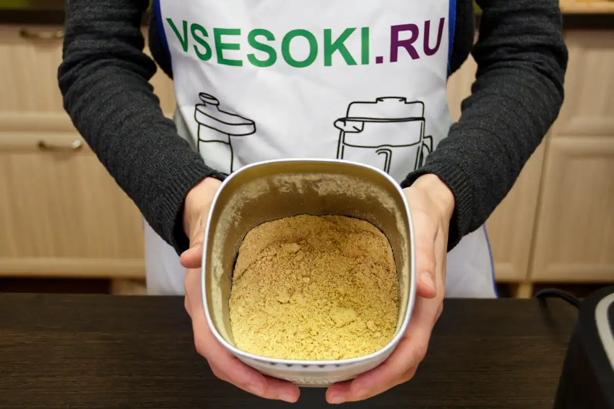 Мука из белого льна в блендере L'equip BS5 Cube Мука из белого льна в блендере L'equip BS5 Cube