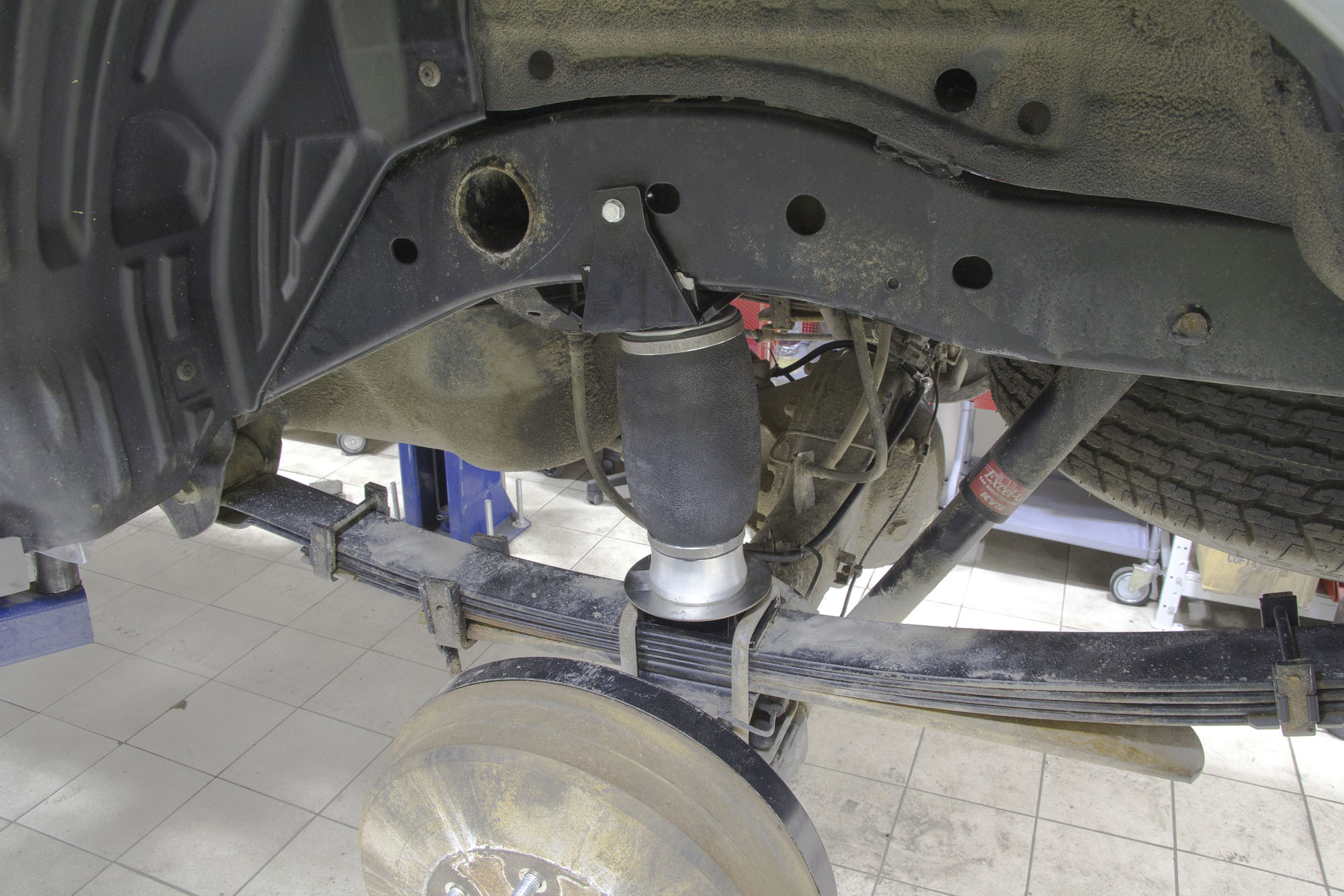 pnevmoballon Mitsubishi L200 pillows_mitsu_01_small_1_.jpg