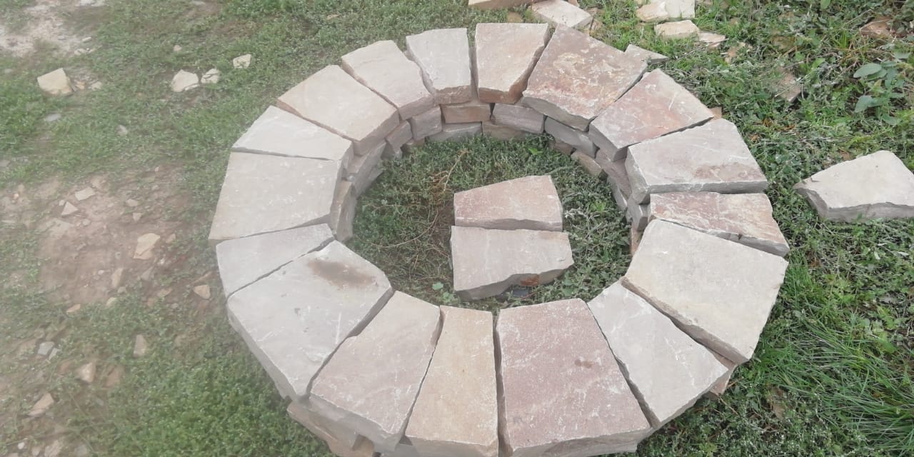 Из камня Кострище из камня песчаника Серого очаг