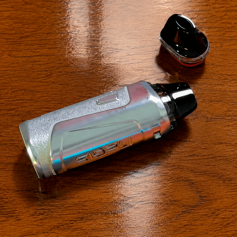 GeekVape Aegis Nano 3 на столе GeekVape Aegis Nano 3 на столе